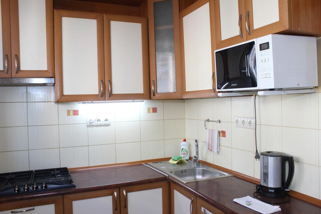 Two-Room Apartment Metro Levada Harkov Kültér fotó