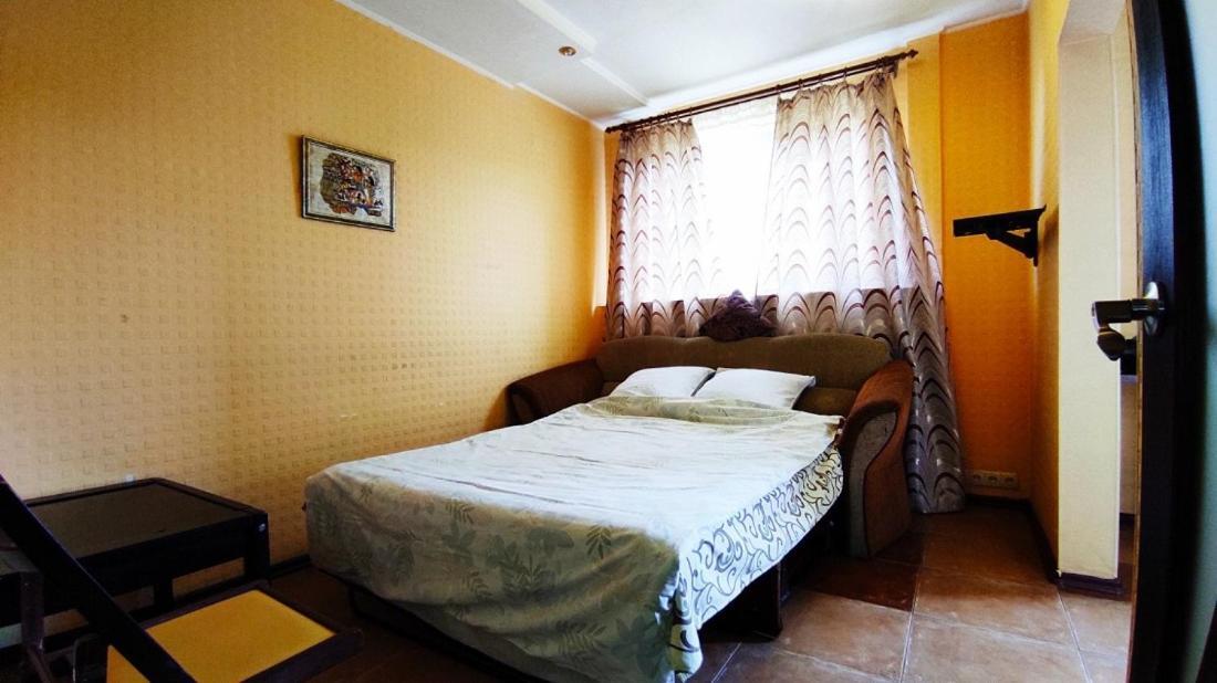Two-Room Apartment Metro Levada Harkov Kültér fotó